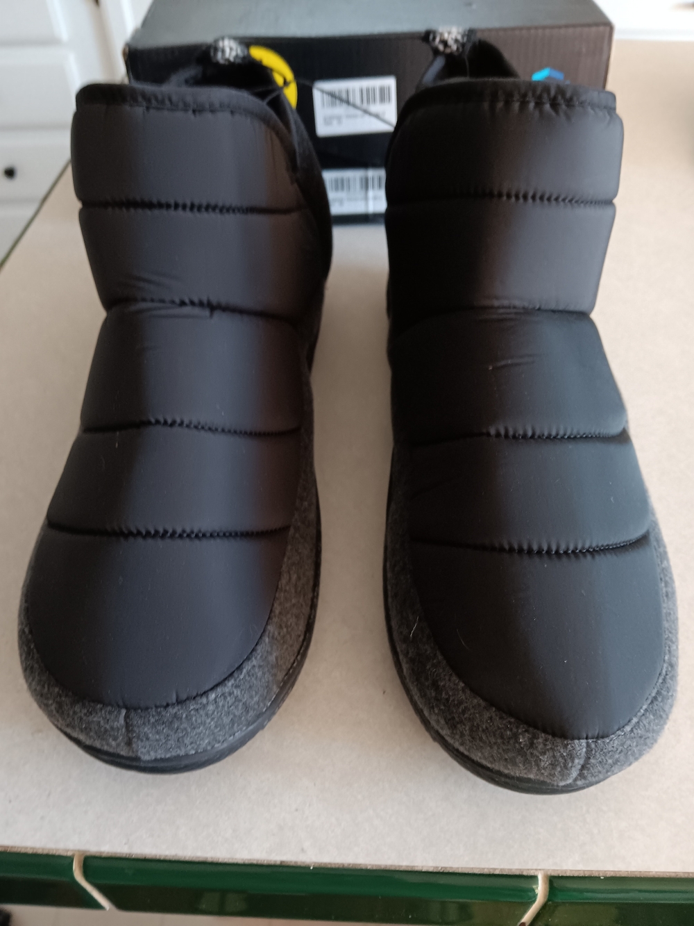 Mens Muk Luks Size 13